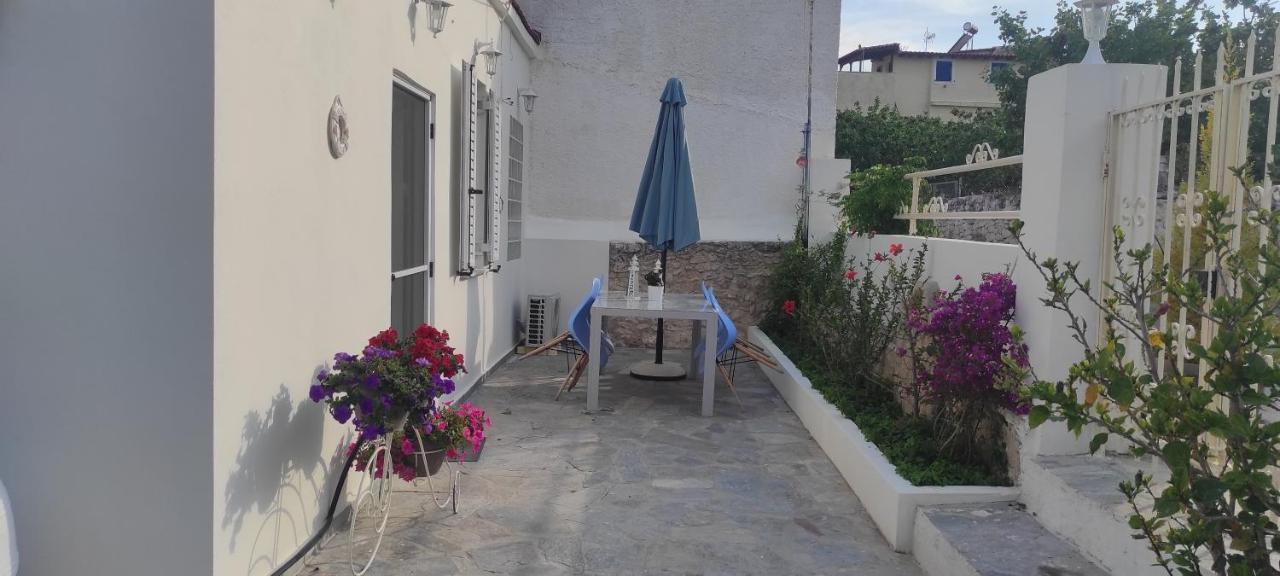 Hibiscus Home Aegina Eksteriør billede